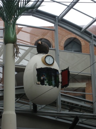 A kiwi coo coo clock