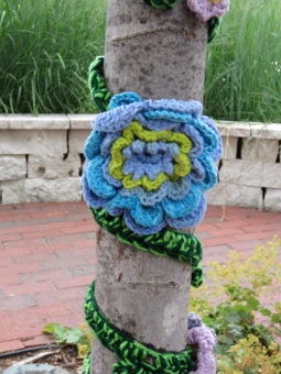 Knit flower