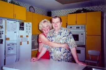 1999 Mom & Dad in kitchen