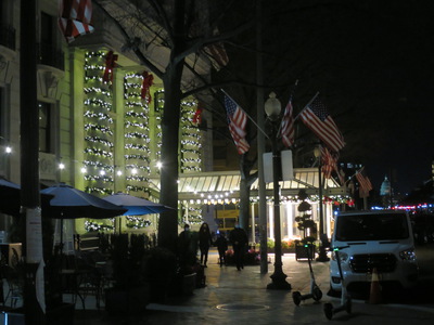 Holiday lights at the Willard Hotel