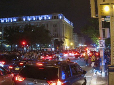 Next to the Willard Hotel, looking back at the crowd travelling north