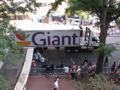 Giant Food truck