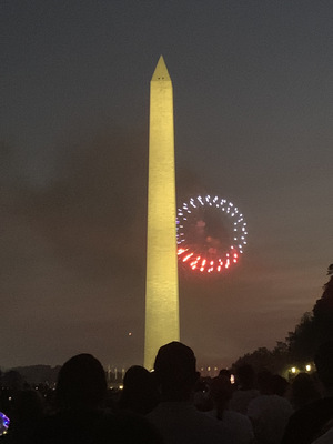 The colors in this ring chase in a circle