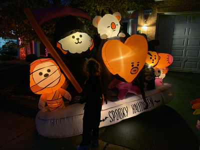 Everly investigating the characters