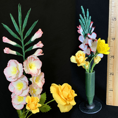 Gladiolas Arrangement, Maxi vs. Mini